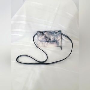 Crossbody purse